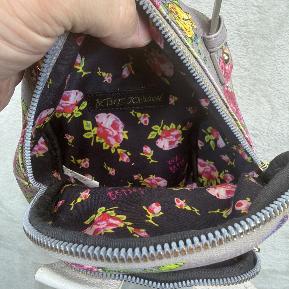 Betsey Johnson Floral Puppy Dog Face Mini Backpack Gray Pink Roses Kitsch Bag - Picture 6 of 10